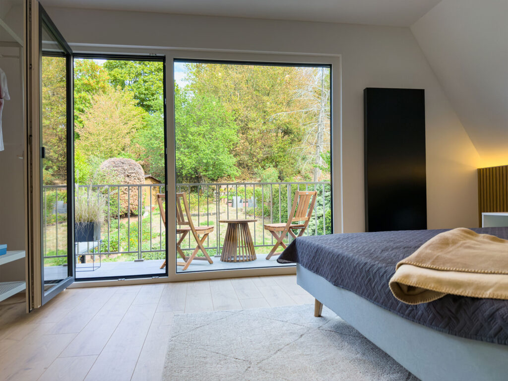 nova-schlafzimmer-balkon